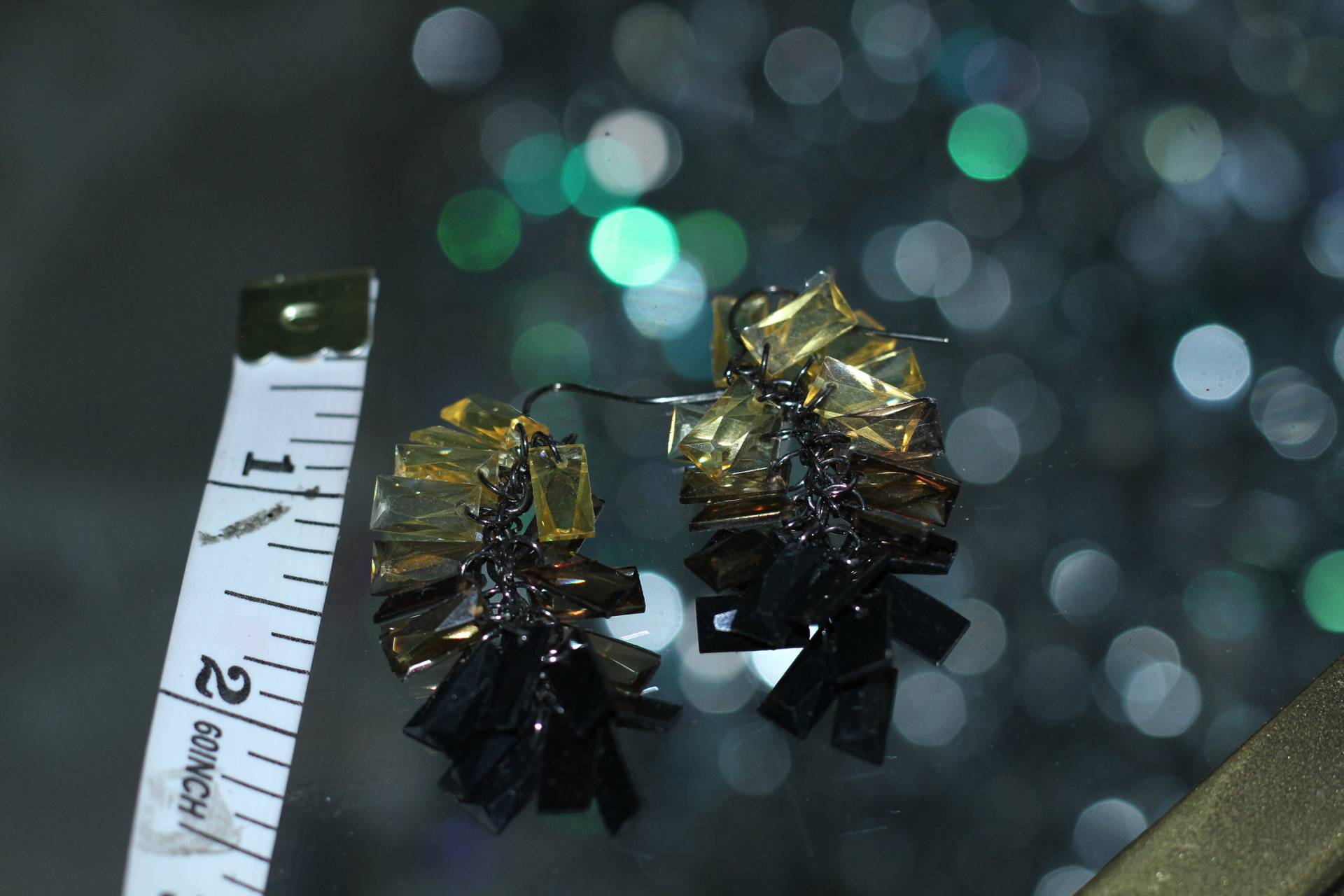 Schwarze Chandelier Ohrringe Sehr Guter Zustand von TheLoveFashion