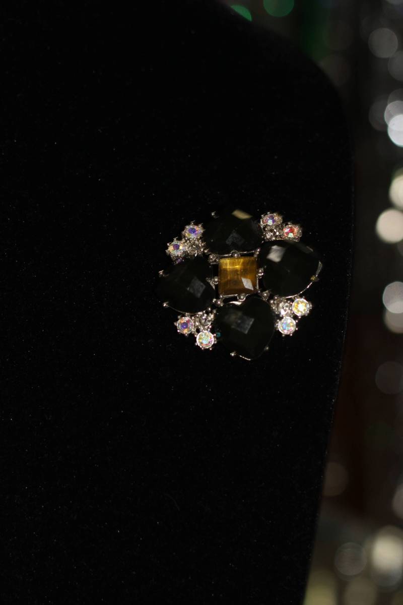 Schwarzer Stein Brosche von TheLoveFashion