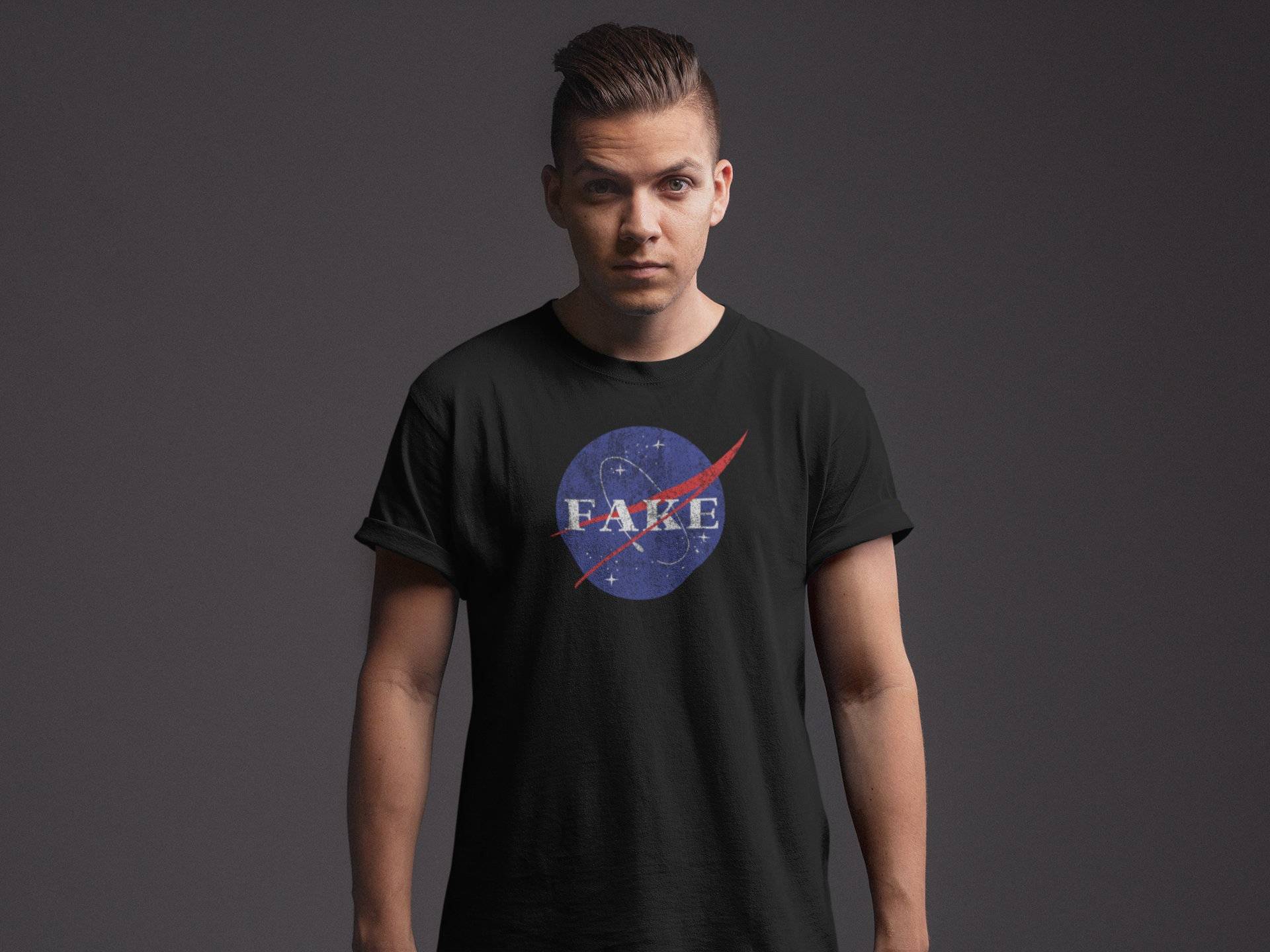 Fake Nasa Shirt, Lies, Distressed Design, Flat Earth Verschwörungstheoretiker-Geschenke, Lustiges Parodie-T-Shirt, Verschwörungstheorien-Geschenk Fake Nasa Shirt, Lies, Distressed Design, Flat Earth Verschwörungstheoretiker-Geschenke, Lustiges Parodie-T-Shirt, Verschwörungstheorien-Geschenk von TheLowKey