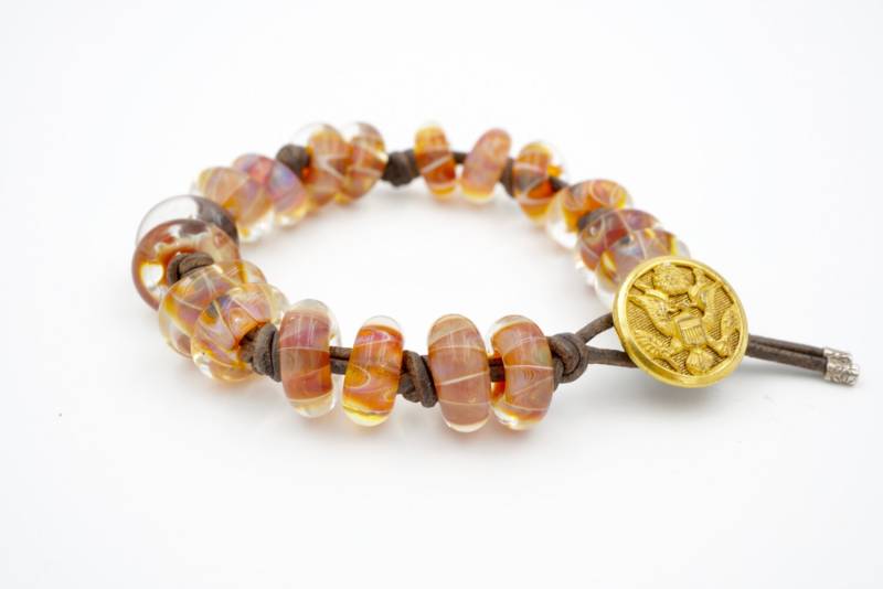 Der Glücksbringer - Kunst Glasperlen Armband Carmel Töne Leder Vintage Bead Der Glücksbringer - Kunst Glasperlen Armband Carmel Töne Leder Vintage Bead von TheLuckyCharmKC