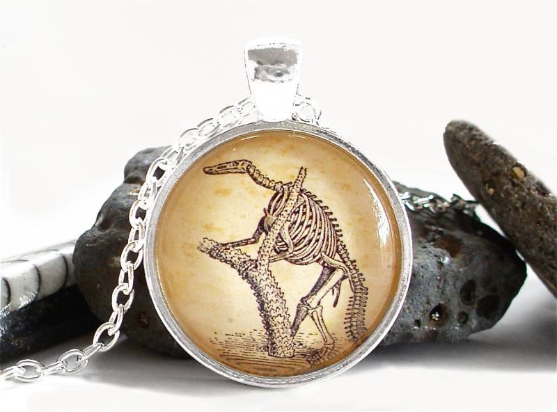 Dinosaurier Halskette - Hadrosaurus Fossil Anhänger in Silber Dino Schmuck von TheLysineContingency