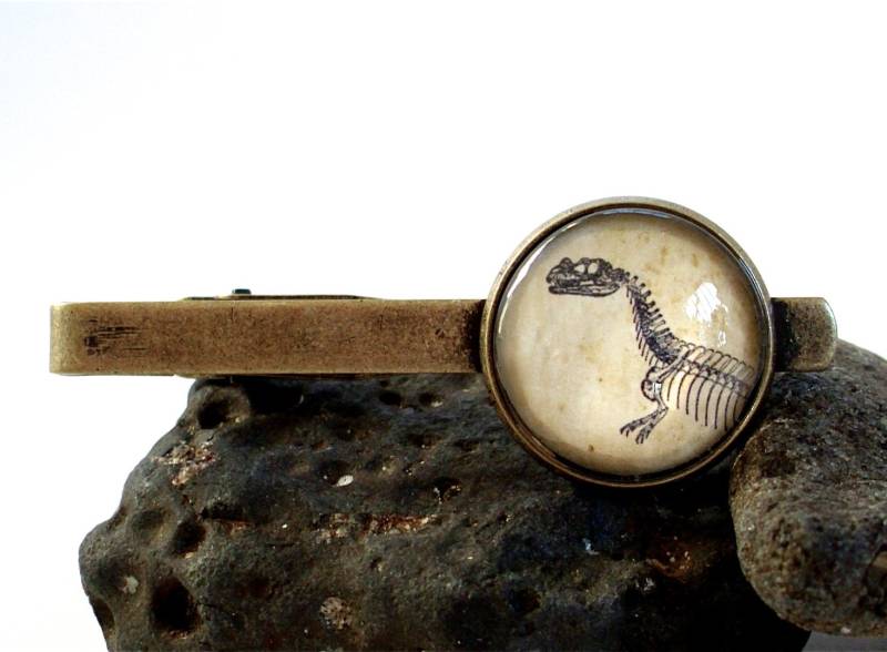 Dinosaurier Krawattenklammer - Ceratosaurus in Bronze Oder Silber Finish Hochzeit Fossil Paläontologe von TheLysineContingency