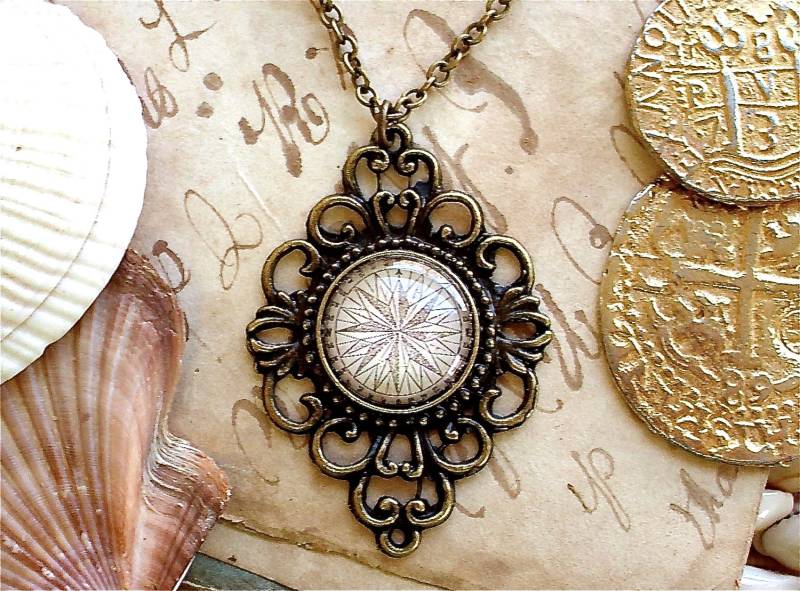 Kompass Rose Halskette - Bronze Oder Silber Finish Piraten Schmuck Anhänger An Kette von TheLysineContingency
