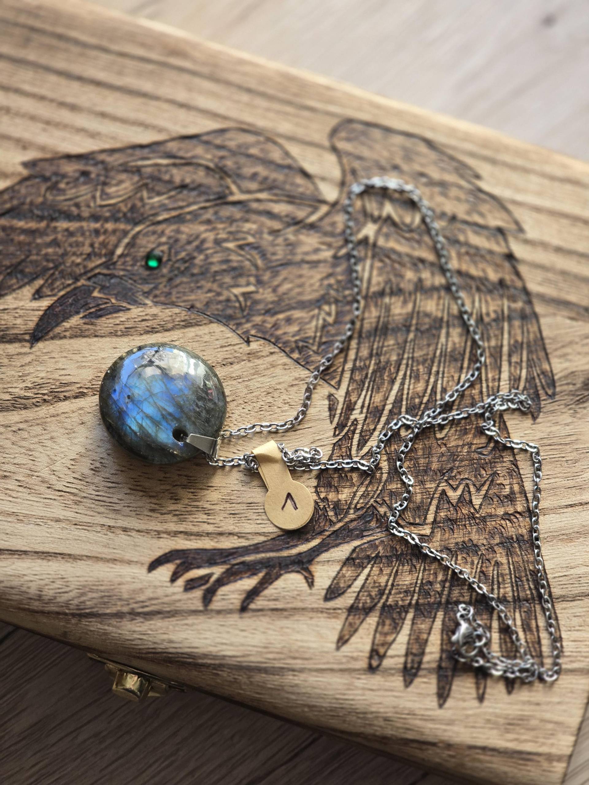 Labradorit Anhänger Blue Fire Mit Edelstahl Kette/T1 Labradorit Anhänger Blue Fire Mit Edelstahl Kette/T1 von TheMagicRunenShop