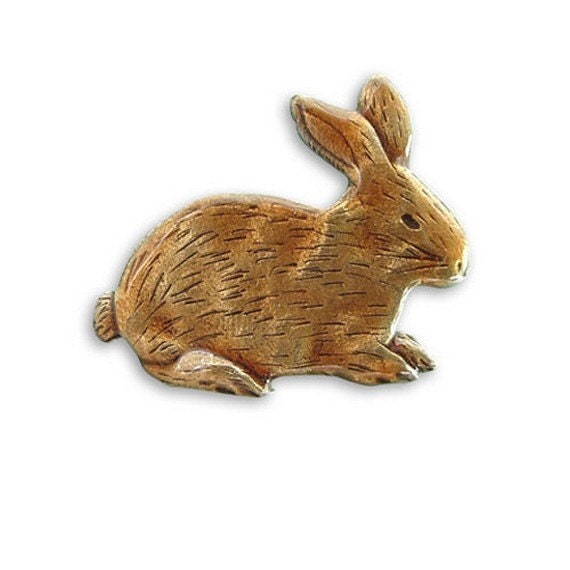 Handbemalte Hasenbrosche Aus Emaille von TheMagicZoo