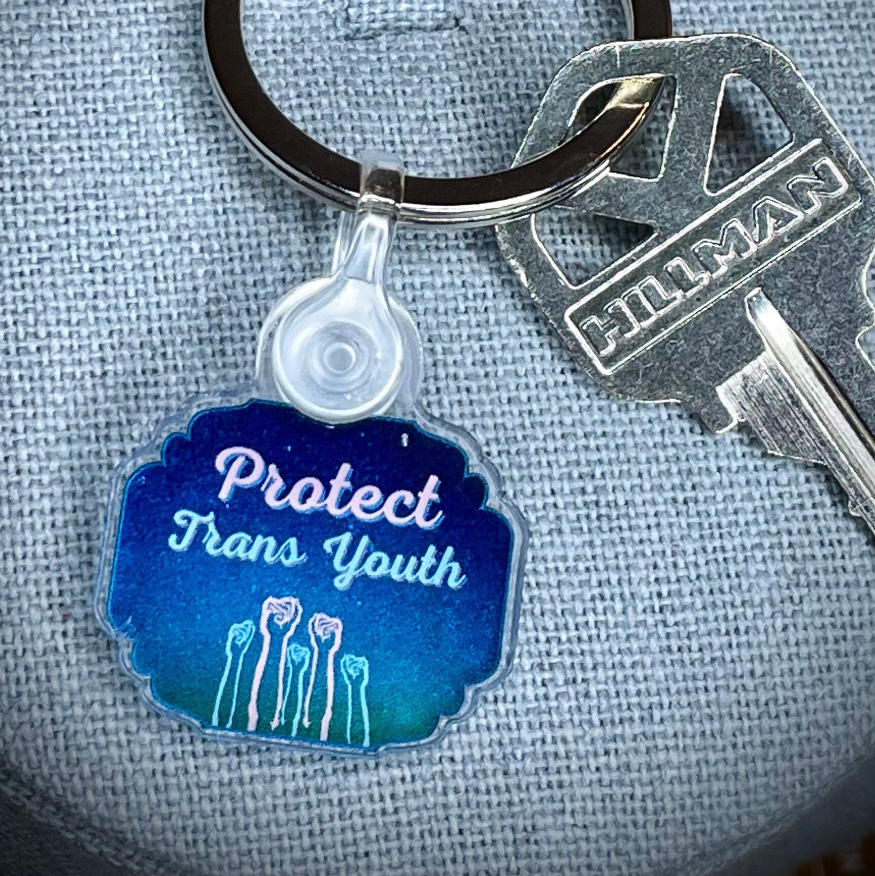 Protect Trans Kinder Schlüsselbund Transgender Pride Flagge Taschenanhänger Lgbtq Ally Geschenk Unterstützung Jugend Protect Trans Kinder Schlüsselbund Transgender Pride Flagge Taschenanhänger Lgbtq Ally Geschenk Unterstützung Jugend von TheMagpieRepository