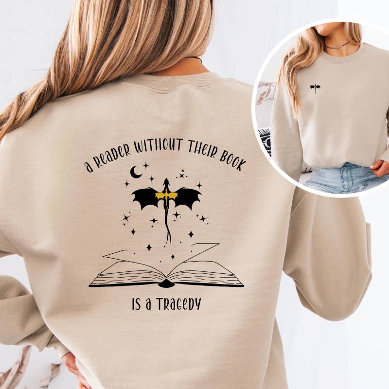Dragon Rider Unisex Sweatshirt Bookworm Gift For Readers von TheMaklaDesigns