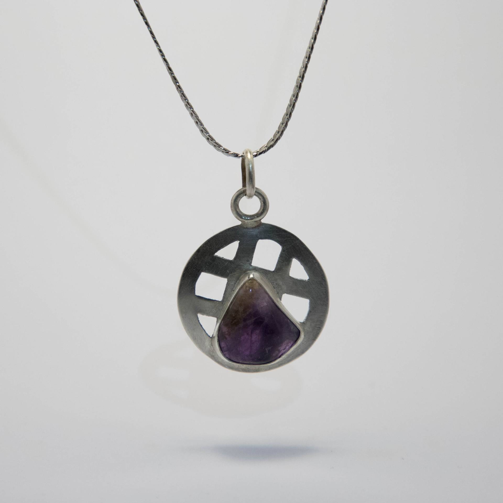 Natürliche Amethyst Keltisch Inspirierte Sterling Silberanhänger Natürliche Amethyst Keltisch Inspirierte Sterling Silberanhänger von TheMalcolmist