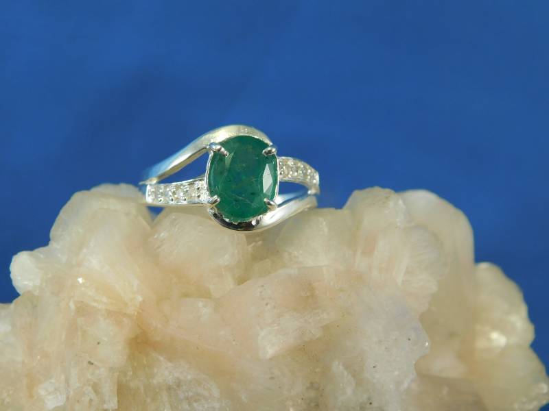 1.22 Ct. Ovaler Smaragd Und Diamant Ring Sterling Silber von TheMasterJeweler