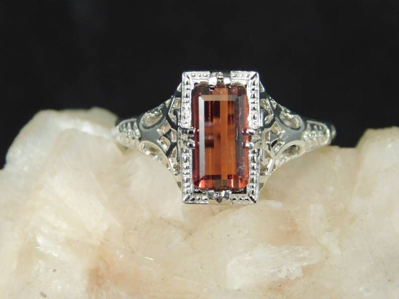 1.73 Ct. Smaragdschliff Roter Granat Ring 1920Er Jahre Stil Sterling Silber Filigran von TheMasterJeweler