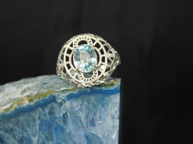 2.46 Ct. Oval Blauer Zirkon Ring Art Deco Stil Filigranes Sterling Silber von TheMasterJeweler