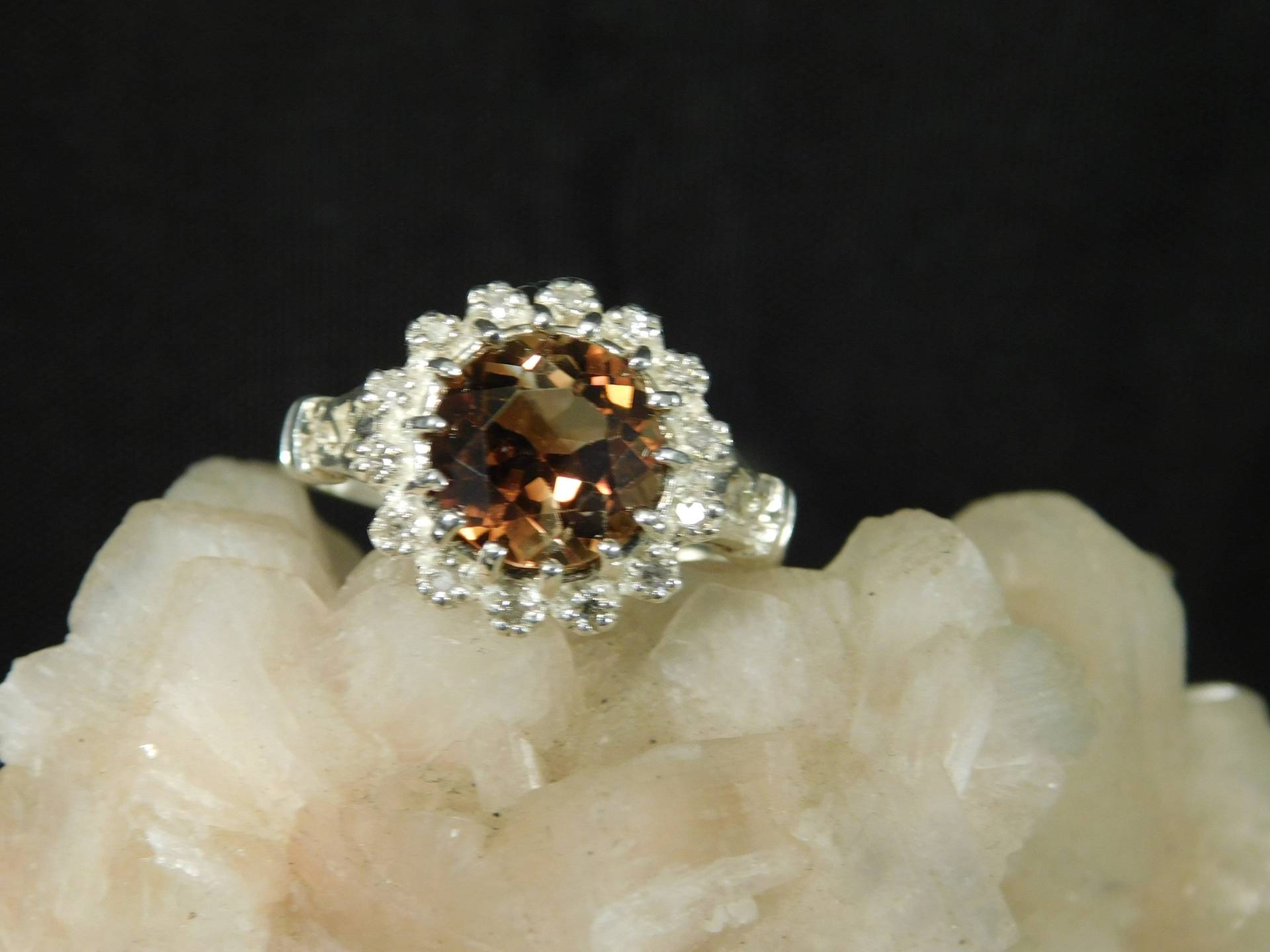 3.25 Ct. Runder Goldener Topas Und Diamant Ring Halo-Einstellung Sterling Silber von TheMasterJeweler