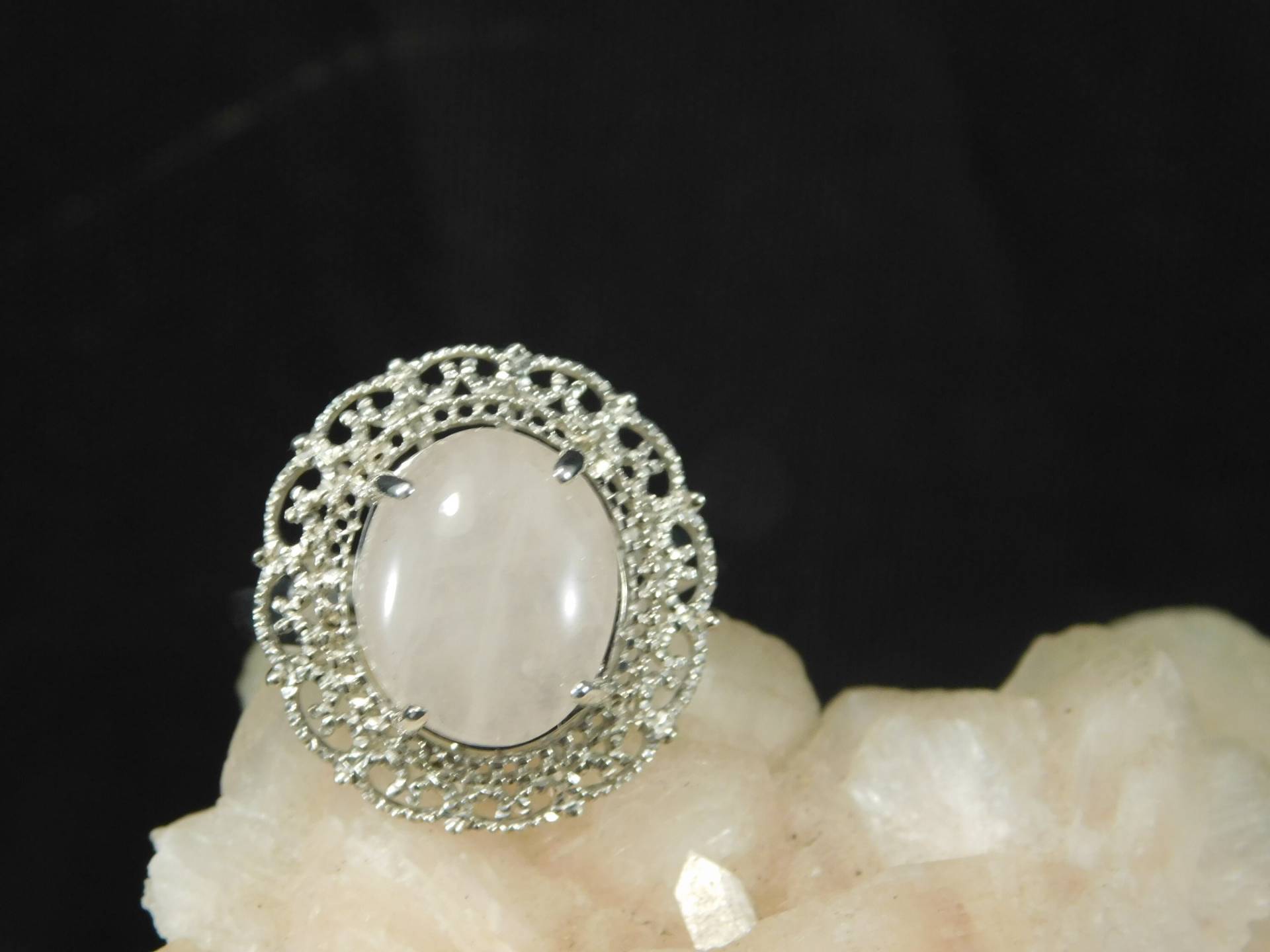 3.30 Ct. Ovaler Cabochon Rosenquarz Ring Sterling Silber Spitze Filigran von TheMasterJeweler