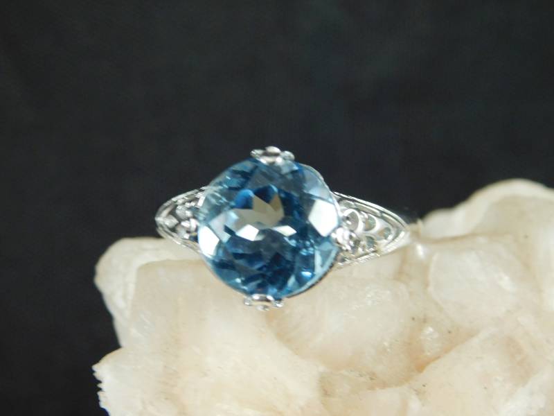 4.40 Ct. Rund Blauer Topas Ring Art Deco Stil Filigranes Sterling Silber von TheMasterJeweler