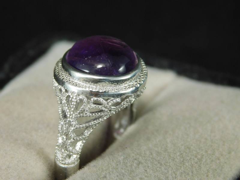 4.52 Ct. Runde Cabochon Amethyst Lünette Set Art Deco Stil Ring Sterling Silber von TheMasterJeweler