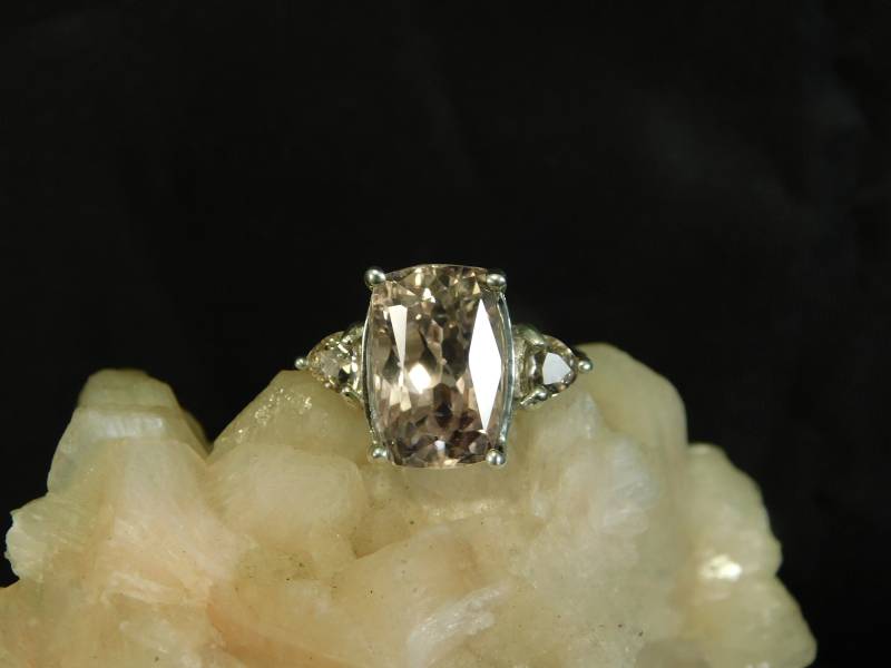5.56 Ct. Kissen Kunzit Drei-Stein Ring Sterling Silber von TheMasterJeweler