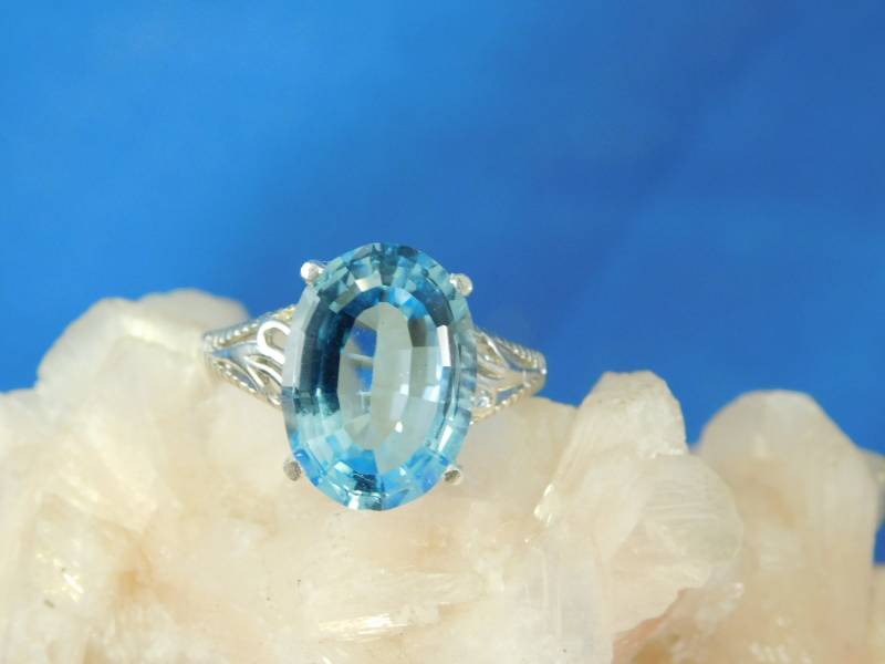 6.91 Ct. Oval Blauer Topas Ring Sterling Silber Filigran von TheMasterJeweler