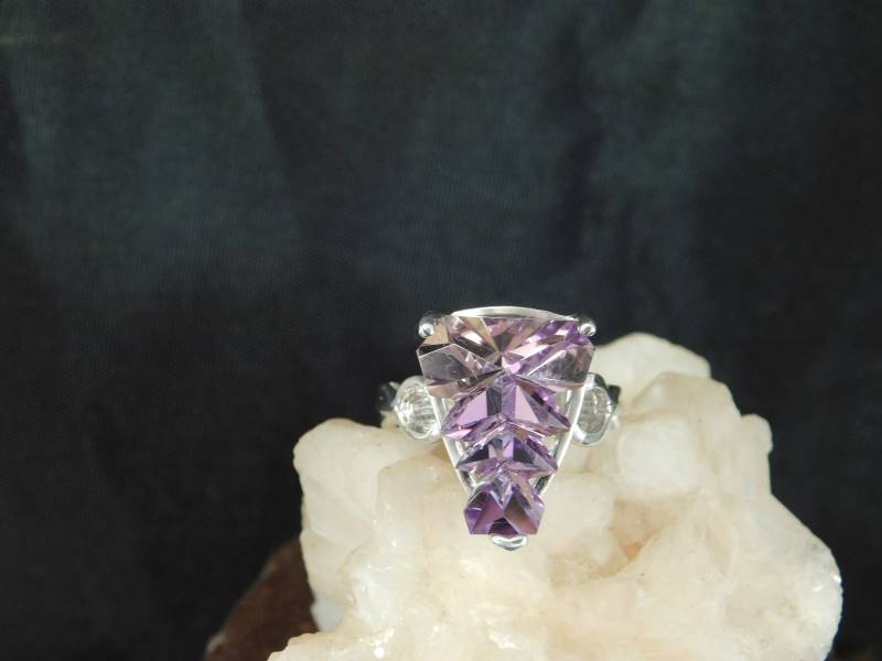7.14 Ct. Laser Carved Amethyst Ring Trillion Solitaire Sterling Sliver 7.14 Ct. Laser Carved Amethyst Ring Trillion Solitaire Sterling Sliver von TheMasterJeweler