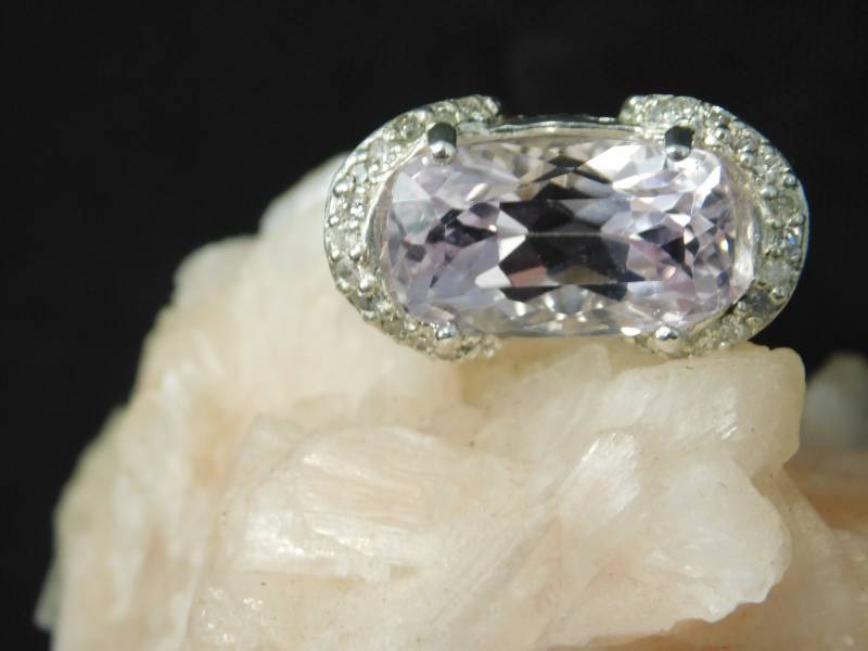 9.86 Ct. Kissenschliff Pink Kunzit Und Diamant Ring Avantgarde Sterling Silber Filigran 9.86 Ct. Kissenschliff Pink Kunzit Und Diamant Ring Avantgarde Sterling Silber Filigran von TheMasterJeweler