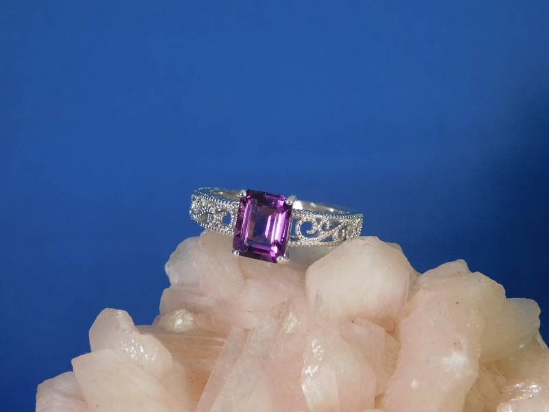 Februar Geburtsstein 1, 27 Ct. Smaragdschliff Amethyst Ring 1920Er Jahre Stil Filigran Sterling Silber von TheMasterJeweler