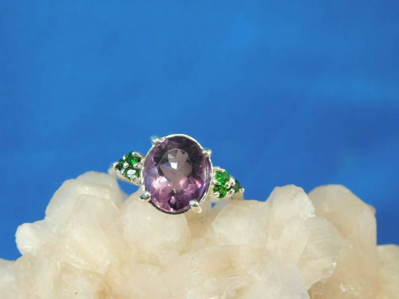 Februar Geburtsstein 2, 68 Ct. Ovaler Amethyst Und Chrom Diopside Ring Sterling Splitter Februar Geburtsstein 2, 68 Ct. Ovaler Amethyst Und Chrom Diopside Ring Sterling Splitter von TheMasterJeweler
