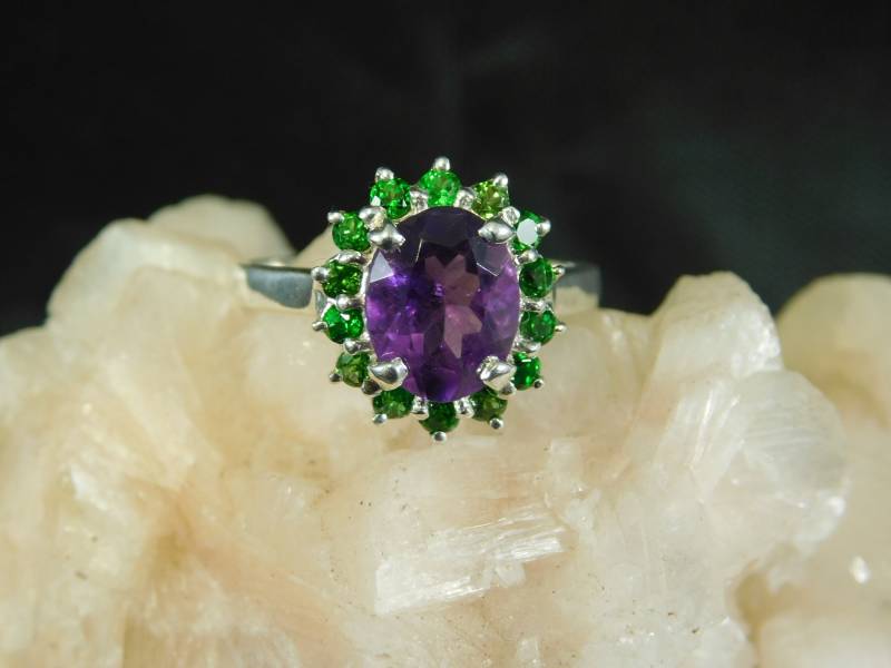 Februar Geburtsstein Custom 1, 54 Ct. Ovaler Amethyst Und Chrom Diopside Ring Sterling Silber Februar Geburtsstein Custom 1, 54 Ct. Ovaler Amethyst Und Chrom Diopside Ring Sterling Silber von TheMasterJeweler