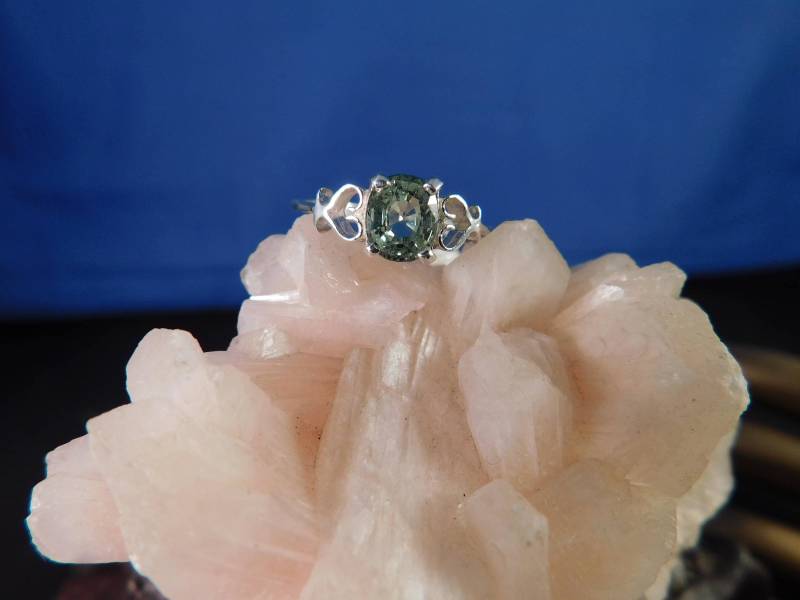 Januar Geburtsstein 1, 24 Ct. Ovaler Tsavorit Granat Ring Sterling Silber Januar Geburtsstein 1, 24 Ct. Ovaler Tsavorit Granat Ring Sterling Silber von TheMasterJeweler