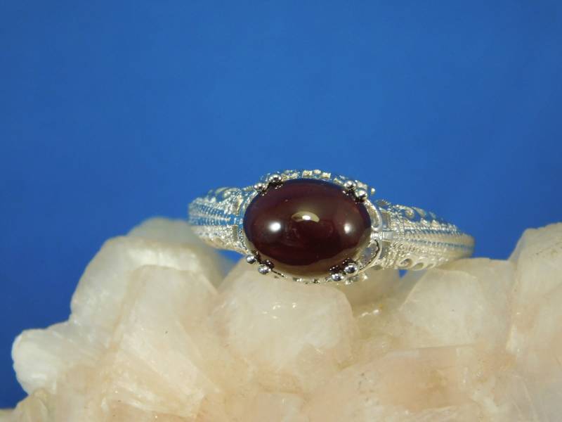 Januar Geburtsstein 2, 45 Ct. Ovaler Cabochon Roter Granat Ring 1920Er Jahre Stil Sterling Silber Filigran Januar Geburtsstein 2, 45 Ct. Ovaler Cabochon Roter Granat Ring 1920Er Jahre Stil Sterling Silber Filigran von TheMasterJeweler