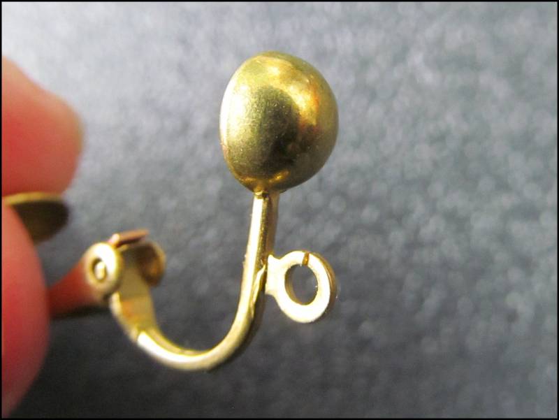 10 X Goldbronzene Ohrclips Mit Öse Cl-06 10 X Goldbronzene Ohrclips Mit Öse Cl-06 von TheMatGirl