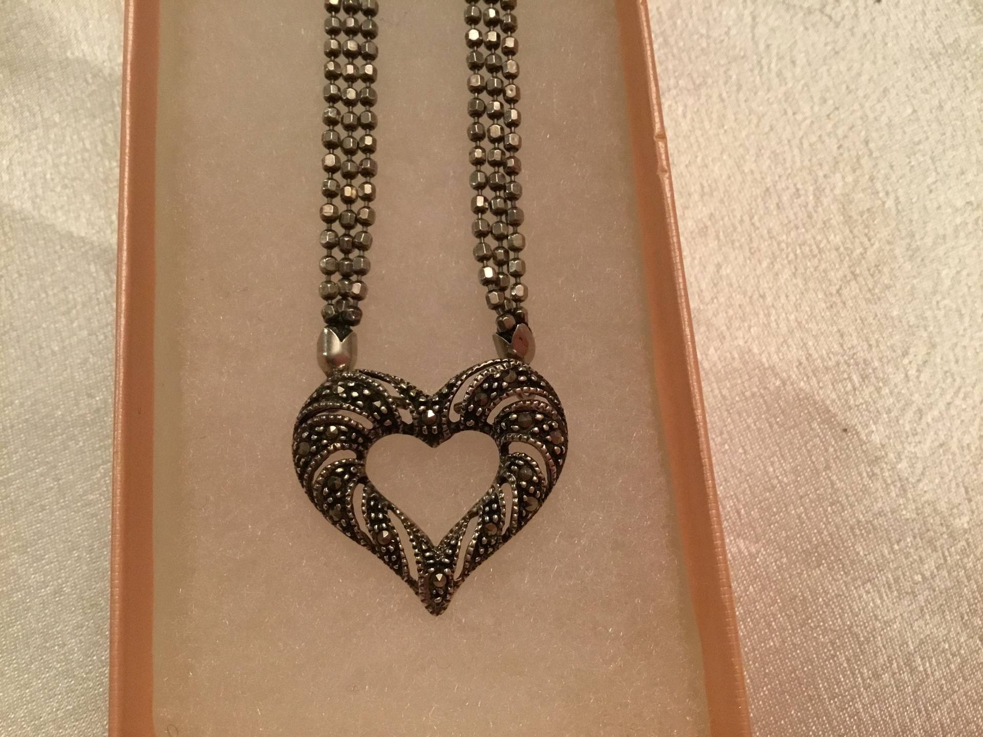 Vintage Sterling Silber Herz Anhänger Halskette Hämatit Markasit Vintage Sterling Silber Herz Anhänger Halskette Hämatit Markasit von TheMenagerieplace