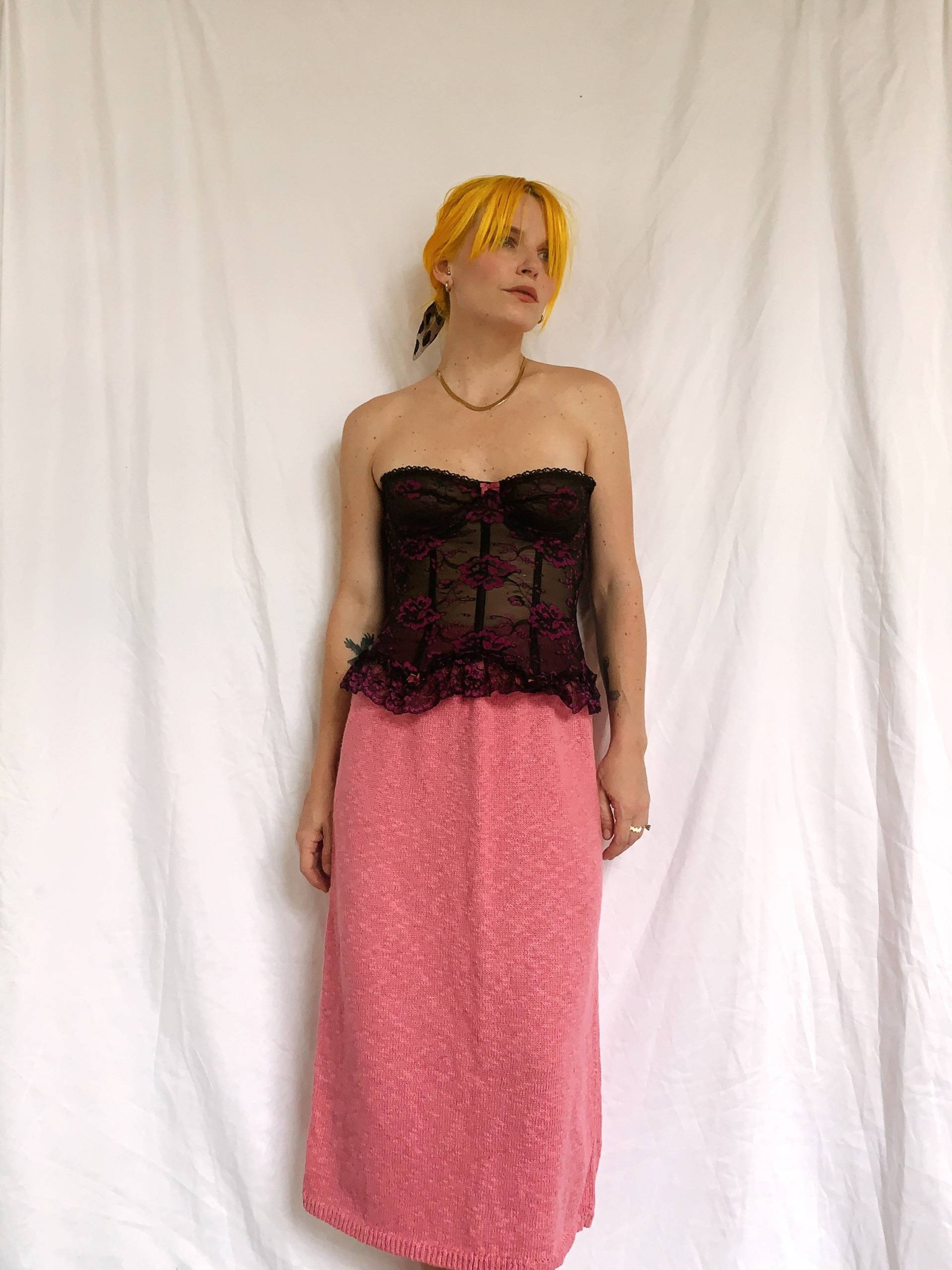 Vintage Bubblegum Rosa Strickrock von TheMetalRomanticShop