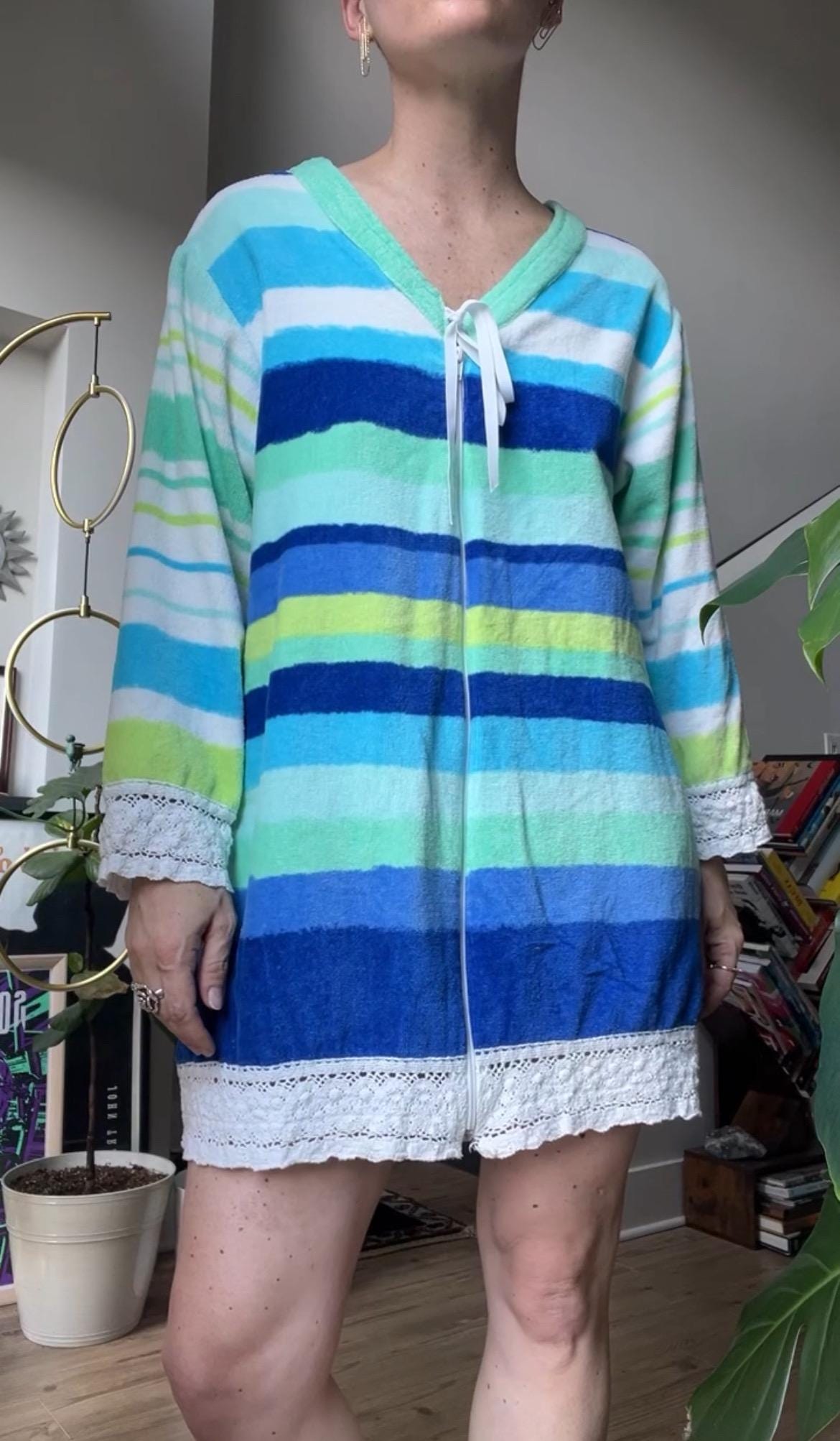Vtg Handmade Frottee Zip-Up Kleid Vtg Handmade Frottee Zip-Up Kleid von TheMetalRomanticShop