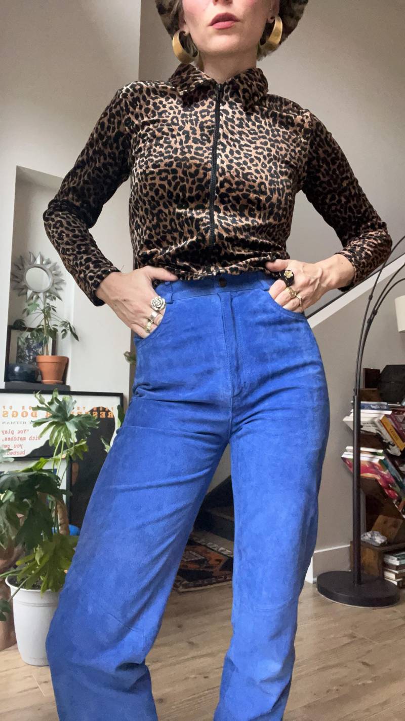 Vtg Leuchtend Blaue Wildlederhose Mit Hoher Taille von TheMetalRomanticShop