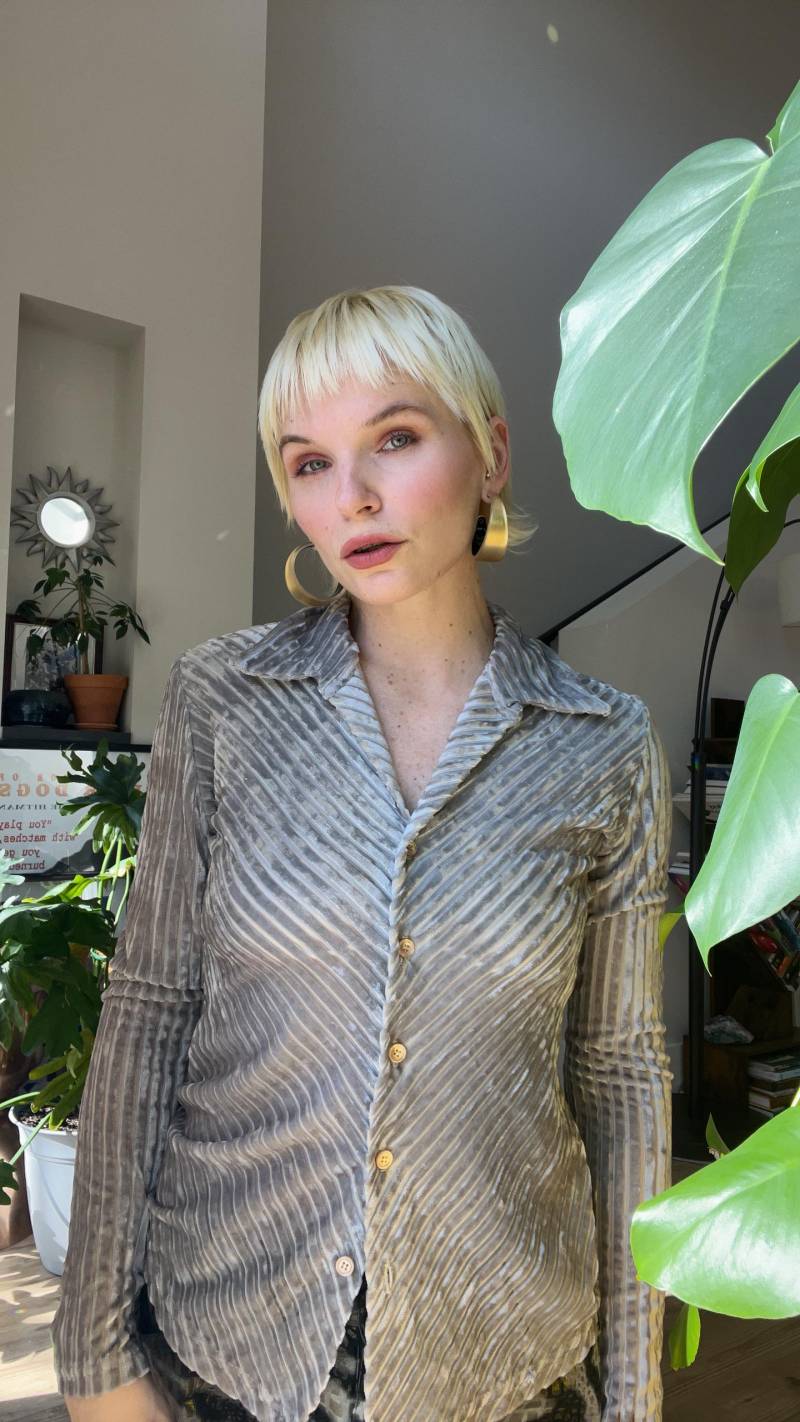 Vtg90S Silber Samt Gestreifte Bluse von TheMetalRomanticShop