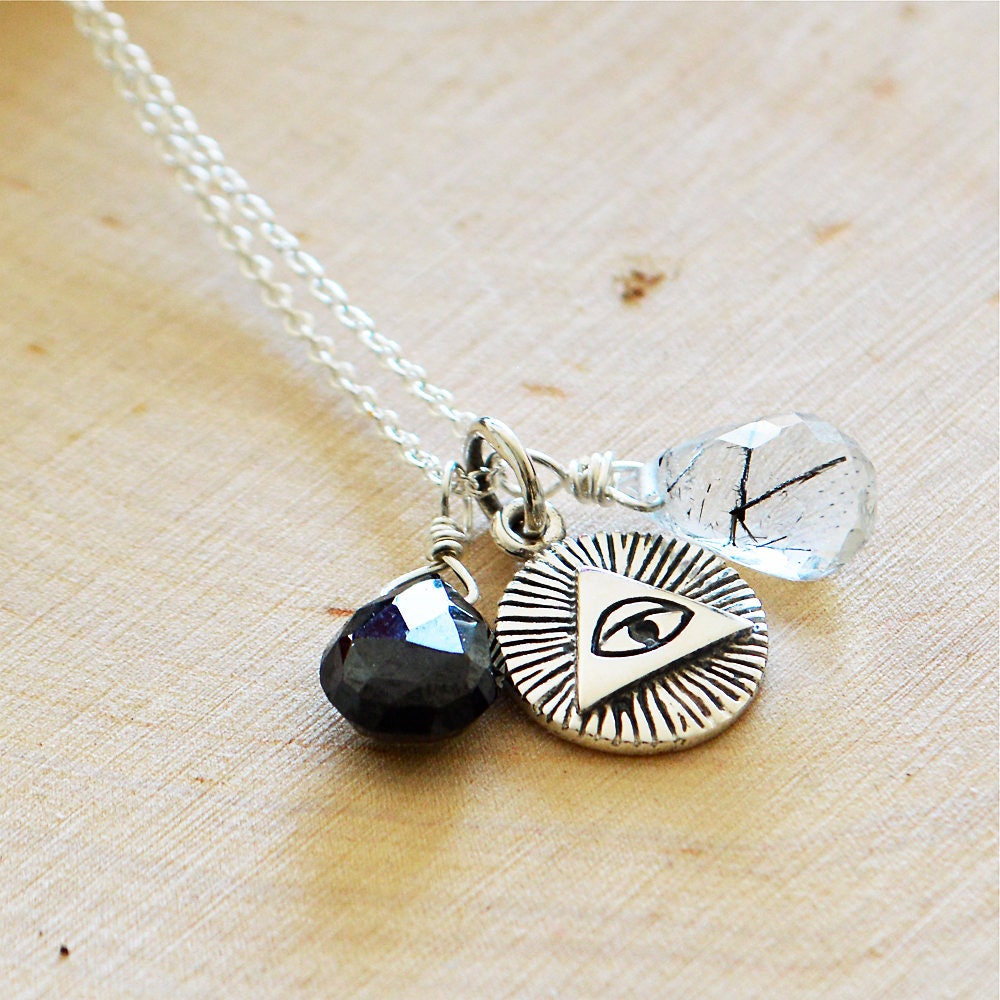 All Seeing Eye Sterling Silber Münze Anhänger, Schwarzer Granat, Rutilquarz Edelstein Halskette All Seeing Eye Sterling Silber Münze Anhänger, Schwarzer Granat, Rutilquarz Edelstein Halskette von TheMidnightBella