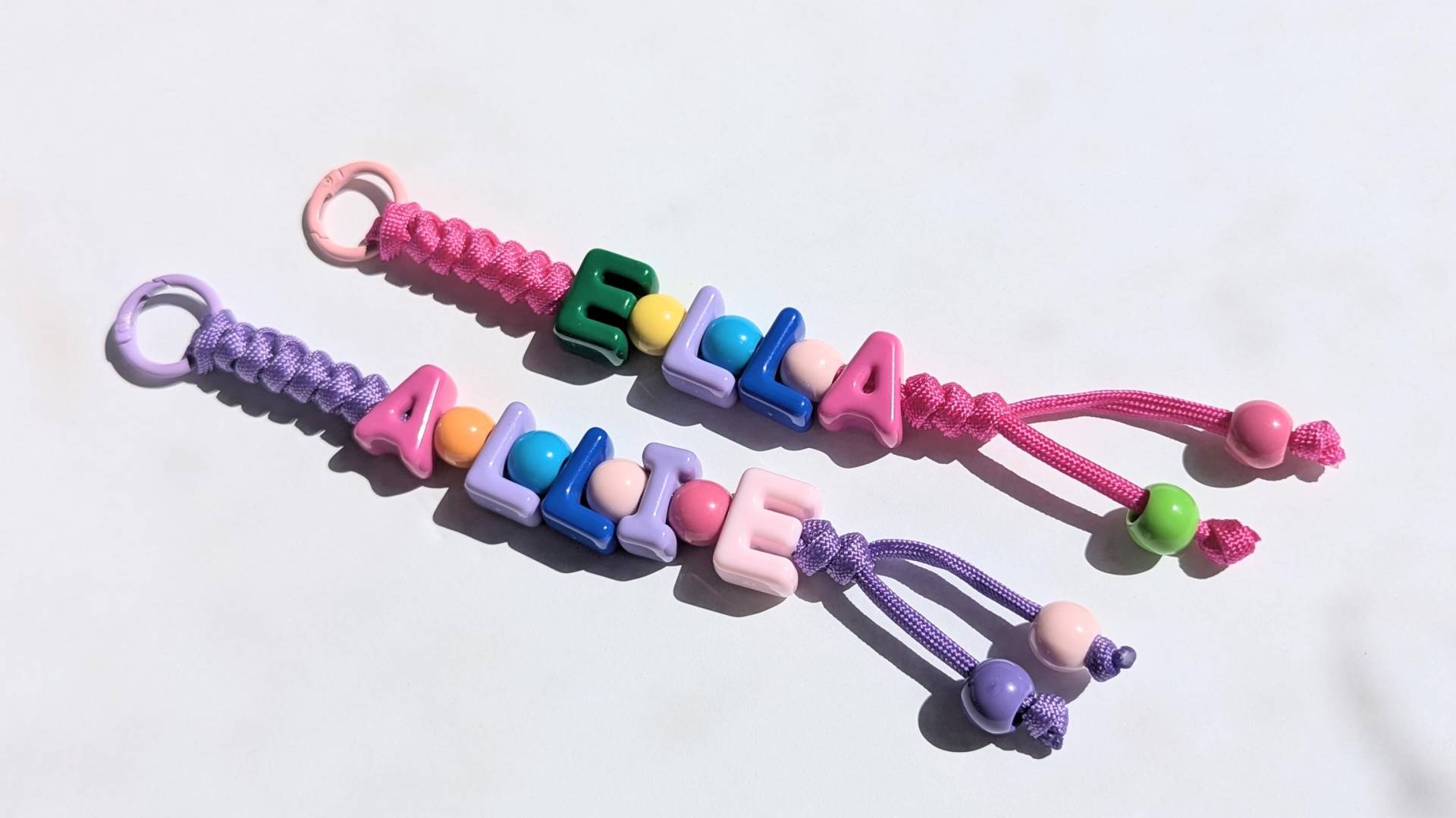 Personalisierte Name Perlen Chunky Keychain Paracord Kunst Coole Geschenk Back To Schule Verspielte Einzigartige Tasche Zubehör Bag Tag Party Personalisierte Name Perlen Chunky Keychain Paracord Kunst Coole Geschenk Back To Schule Verspielte Einzigartige Tasche Zubehör Bag Tag Party von TheMineShop