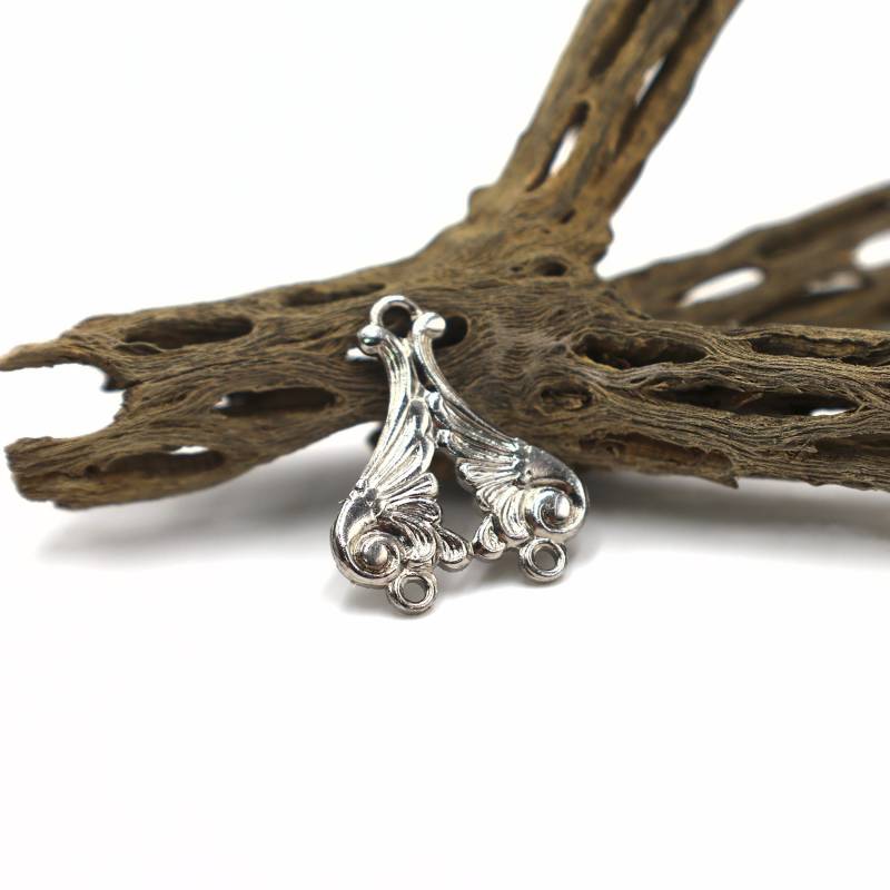 Vintage Silber Farbe Kronleuchter Ohrring Anhänger | Erhältlich in 2 Optionen | Mp63 von TheModAnt