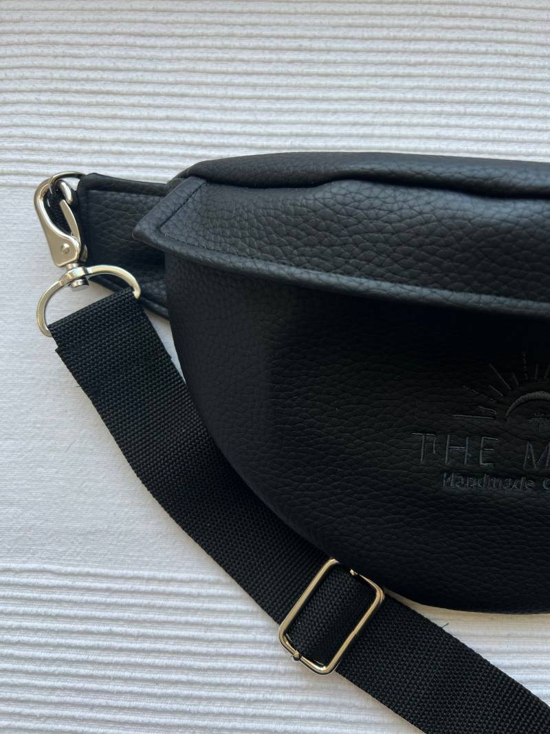 Allblack Bauchtasche Lederoptik von TheMoonClothing