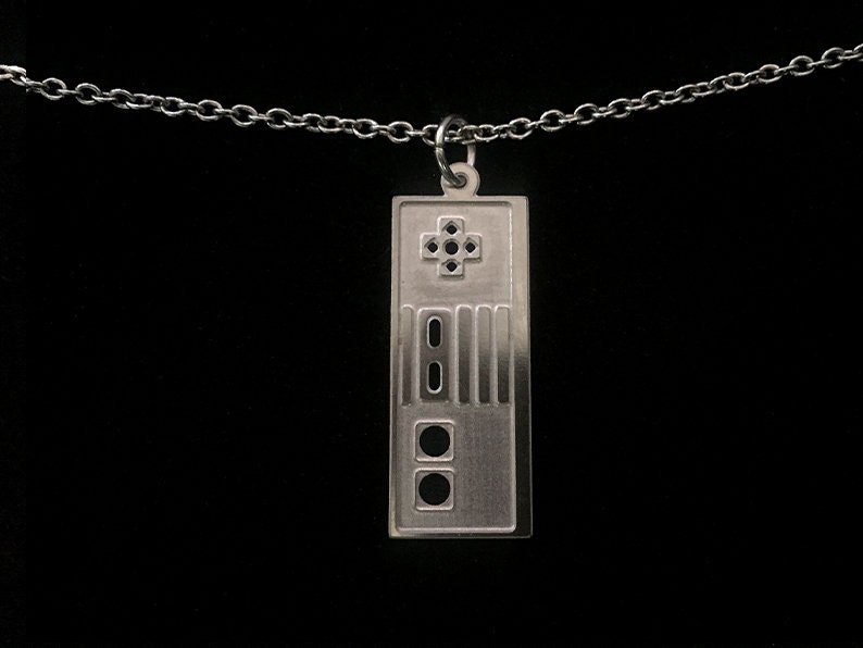 Retro Controller Halskette Retro Controller Halskette von TheMoonLab
