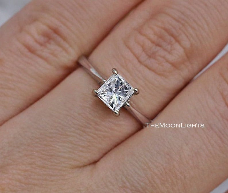 1.50Ct Princess Lab Diamant Ring, Solitär Verlobungsring, Vierkant 4 Prong Zirkonia Frauen Weiß Vergoldet Ring von TheMoonLights