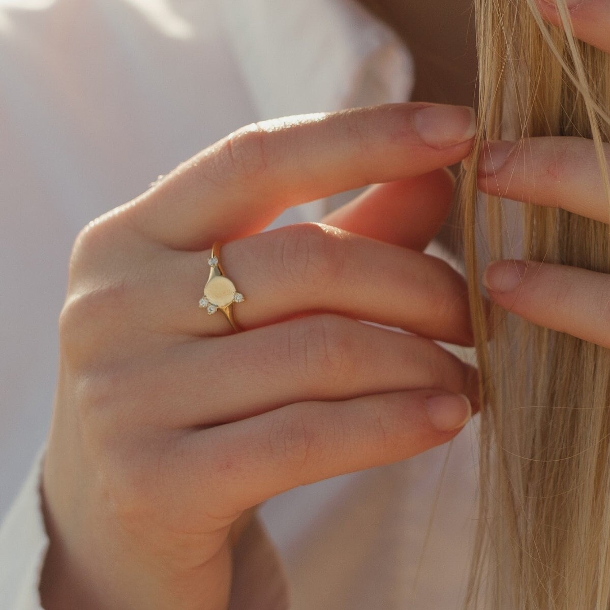 Natürlicher Diamant 0, 12 Ct, Massiver Goldring, Cluster Verlobungsring, Ehering, Siegelring Gold Mit Diamanten, Runder Statement Ring von TheMorningAfterJewel