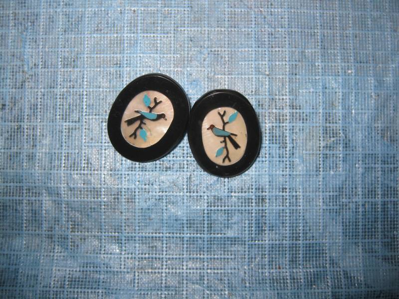 Seltene Exquisite Oval Style Tree Hallow Blue Birds Of N. C. Frauen Mode Ohrhänger von TheNCPicker