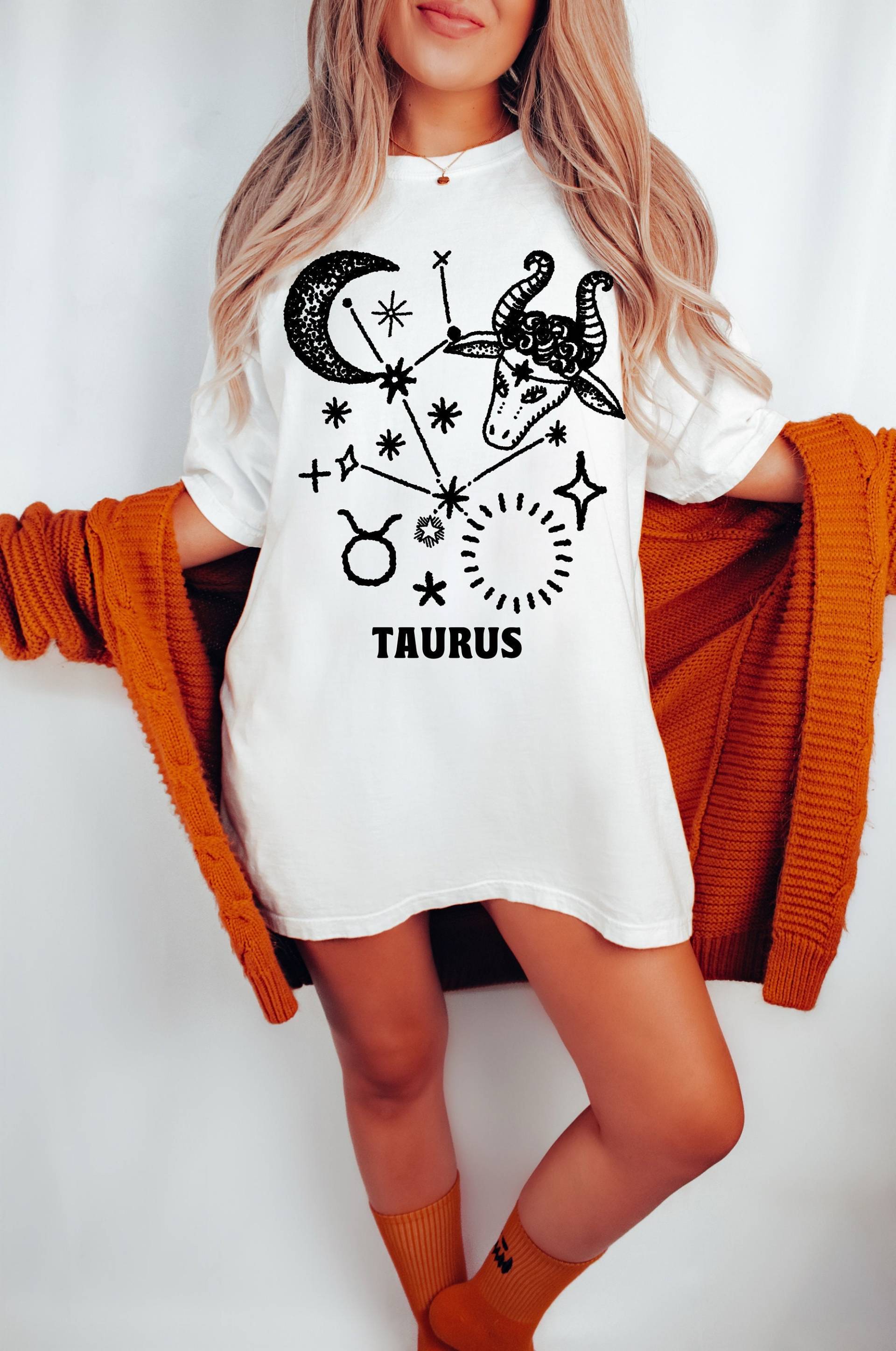 Stier Sternzeichen T-Shirt, Geschenk, Geburtstag, Shirt, Vintage Inspiriertes Baumwoll-T-Shirt, Unisex Komfort Farben T-Shirt von TheNashvilleBoho