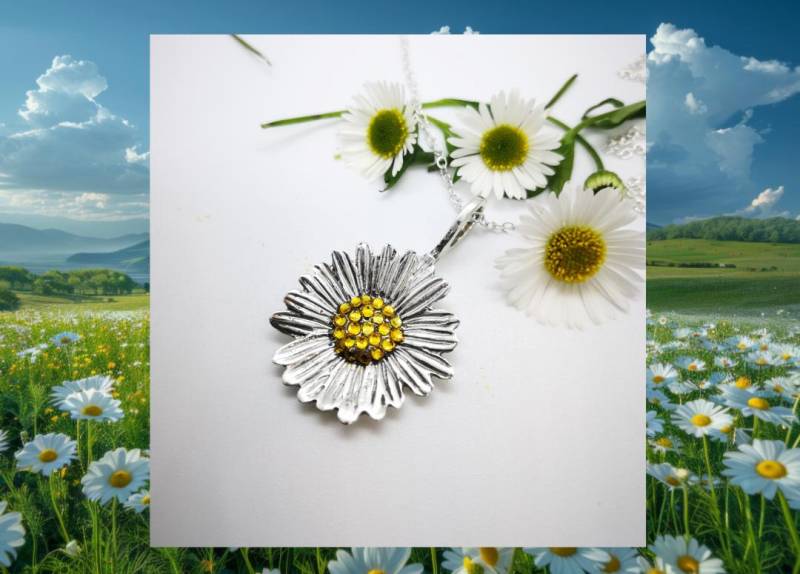 Große Daisy Blume Mit Swarovski Kristall in Der Mitte. Argentium Silber. Anlaufbeständig. Handarbeit. Hypoallergen . Pflegeleicht Große Daisy Blume Mit Swarovski Kristall in Der Mitte. Argentium Silber. Anlaufbeständig. Handarbeit. Hypoallergen . Pflegeleicht von TheNatureSmithUK