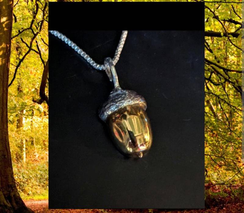 Kleine Eichel 24 Karat Gold, Argentium Silber 935 Mit Vergoldetem Detail. Anlaufbeständig/Hypoallergen Kleine Eichel 24 Karat Gold, Argentium Silber 935 Mit Vergoldetem Detail. Anlaufbeständig/Hypoallergen von TheNatureSmithUK