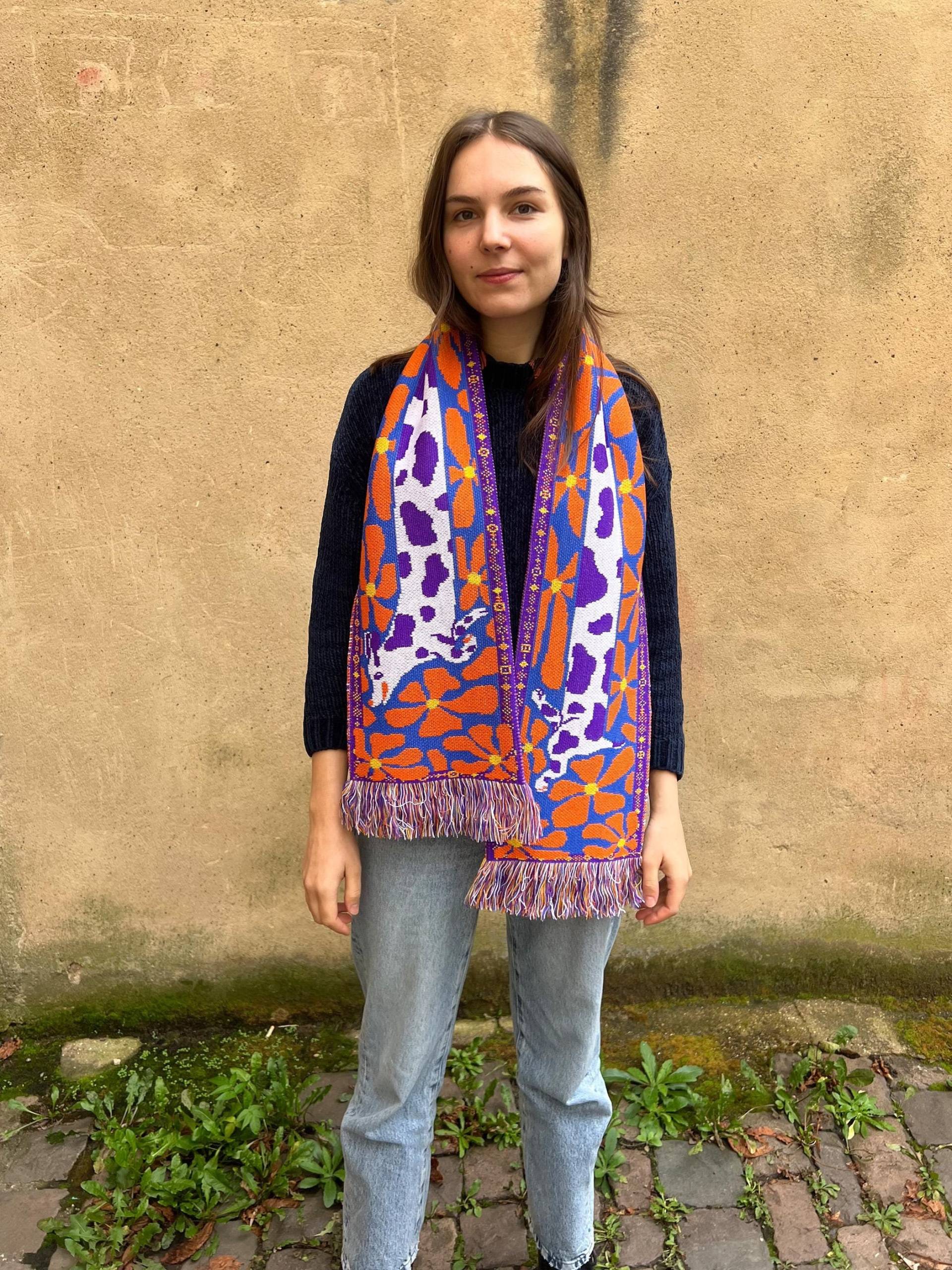 Dackel Schal - Ausgefallenes Accessoire Für Herbst Und Winter Strickschal Mit Floralem Muster Einzigartiges Weihnachtsgeschenk Dackel Schal - Ausgefallenes Accessoire Für Herbst Und Winter Strickschal Mit Floralem Muster Einzigartiges Weihnachtsgeschenk von TheNaughtyDistrict