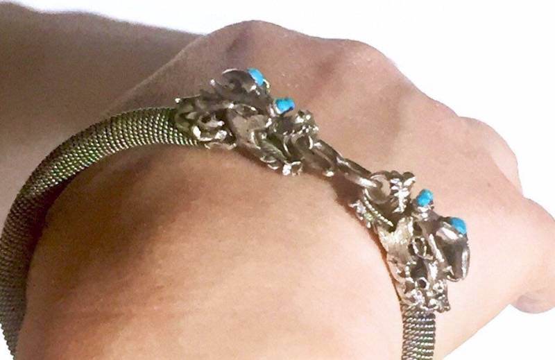Chinesisch Sterling Silber Geschnitzt Blau Türkisähnliche Wie Steine Vernetzen Flexible Gewebte Bracelet Mit Drachen von TheNecklaces