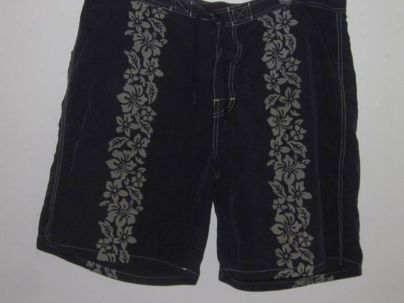Vintage Ralph Lauren Polo Board Shorts Schwarze Badehose Mit Blumenmuster, Größe 38 von TheNerdBoyfriend