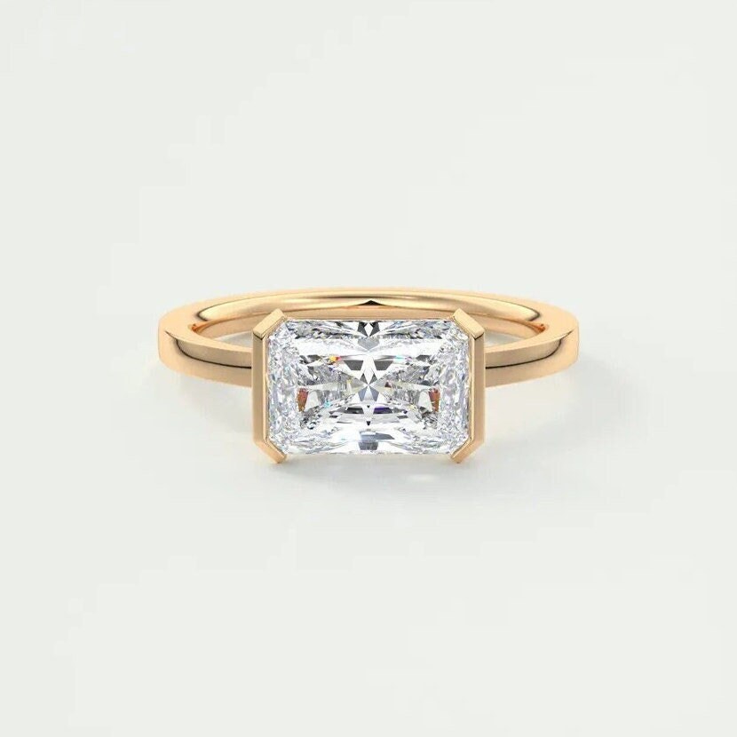 3.31 Ct East West Radiant Cut Moissanit Verlobungsring, 14K Gelbgold Solitärring, Halbe Lünette Gesetzt Jubiläumsring, Hochzeitsgeschenk von TheNexusJewel