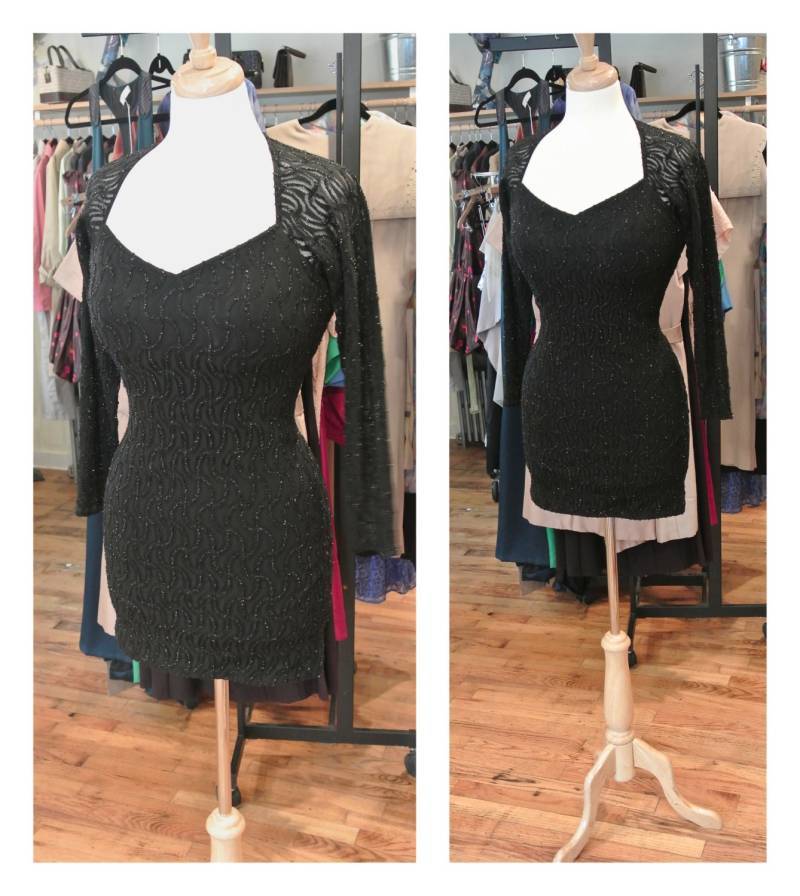 1990Er Jahre Schwarz Spitzenkleid Langarm Spitze Minikleid Vintage Body Con Open Back Partykleid Sheer Lace Panel Cocktailkleid von TheNinesNYC